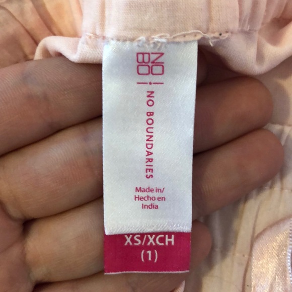 Pink lace shorts - Picture 4 of 4